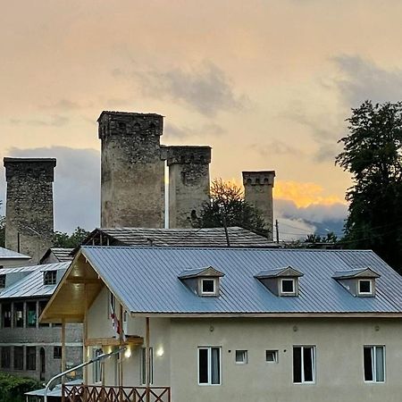 Tetne Qor Guesthouse Mestia Exteriér fotografie