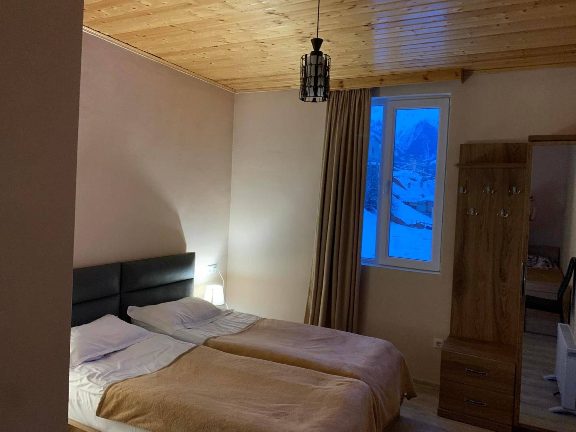 Tetne Qor Guesthouse Mestia Exteriér fotografie