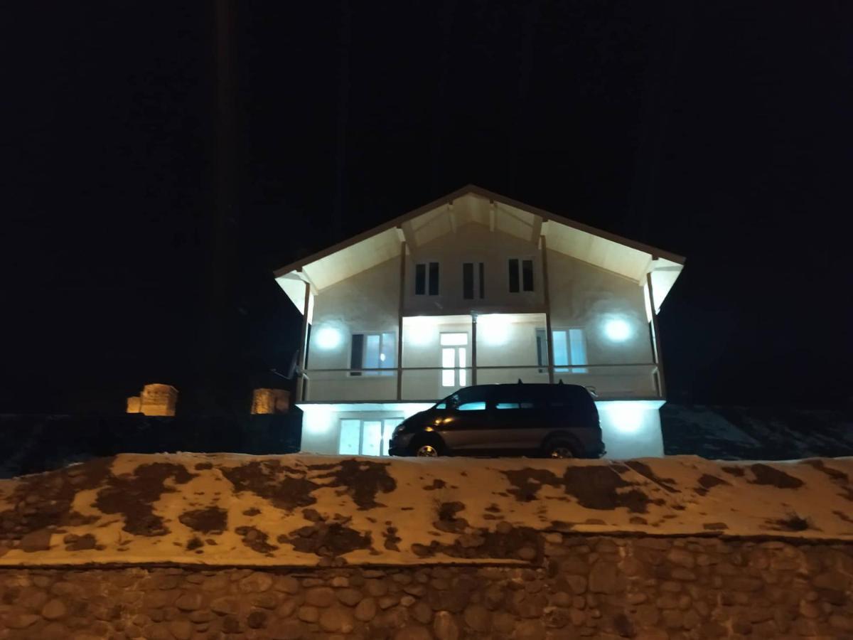 Tetne Qor Guesthouse Mestia Exteriér fotografie