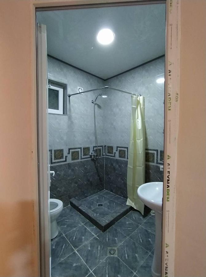 Tetne Qor Guesthouse Mestia Exteriér fotografie